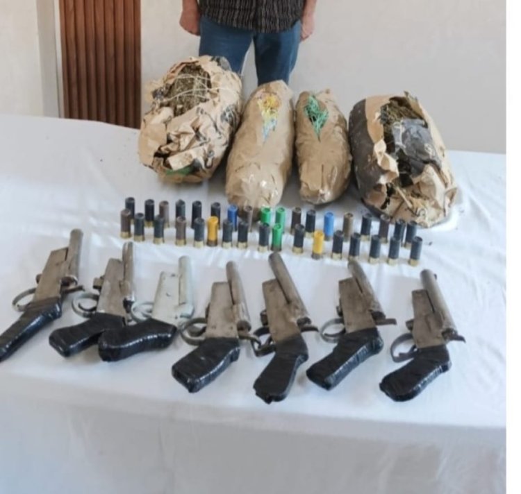 ضبط عاطل  بحوزته «7 فرد محلى و12 كيلو بانجو» في بنى سويف 