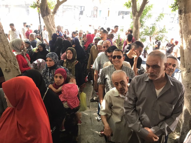 زحام على مقرات الشهر العقاري لعمل توكيلات لمرشحى الانتخابات الرئاسية