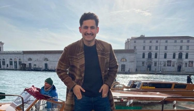 أمير المصري مفاجأة الفيلم الأمريكي «A Haunting In Venice»