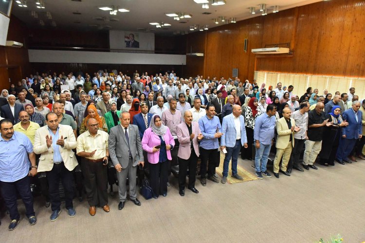 محافظ أسيوط يترأس اجتماع مناقشة الاستعدادات النهائية للعام الدراسي الجديد