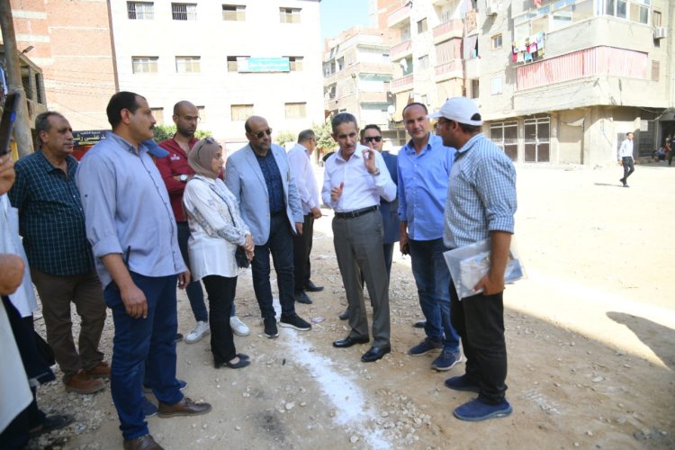 محافظ الغربية يتابع أعمال الرصف والتطوير بالمحلة الكبرى