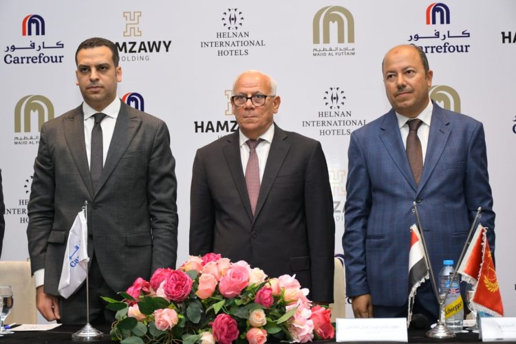 محافظ بورسعيد يفتتح فتتح أول متجر لكارفور بمدينة بورفؤاد