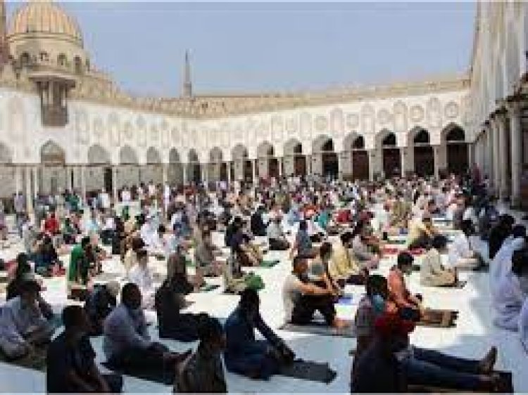 «أنا شيخ الأزهر».. مصدر يكشف ما حدث أثناء  صلاة الجمعة بالأزهر