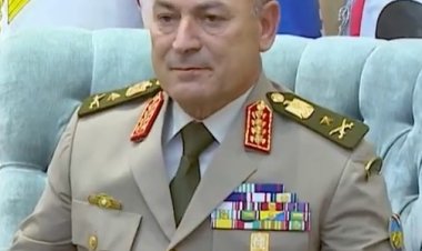 رئيس أركان حرب القوات المسلحة يشهد تنفيذ بياناً عملياً لإحدى تشكيلات الجيش الثانى الميدانى
