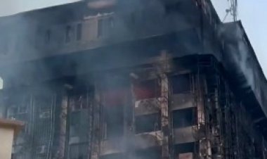 مصدر أمنى: تواصل أعمال التبريد فى حريق مبنى مديرية أمن الإسماعيلية 