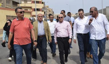 محافظ بورسعيد يتابع سير العمل في  تطوير ورفع كفاءة ورصف شارع «رأفت جبر»