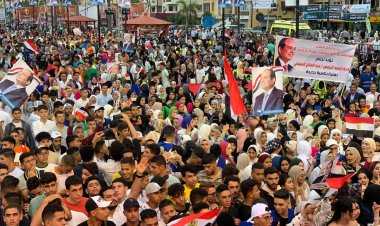 لافتات مبايعة الرئيس السيسي تزين احتفالية انتصارات أكتوبر في بورسعيد (صور)