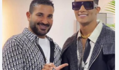 أحمد سعد يهدي جائزة الفضائيات العربية لـ محمد رمضان