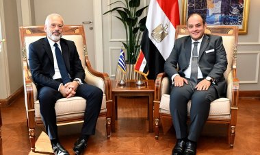 وزير التجارة والصناعة يبحث مع سفير اليونان سبل تعزيز العلاقات الاقتصادية بين البلدين