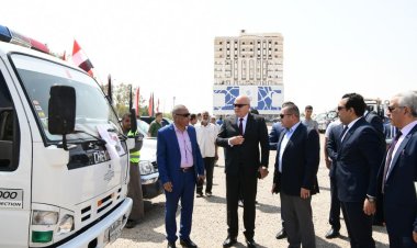 ضمن مبادرة «بلغني».. محافظ قنا يتفقد اصطفاف المعدات الخاصة برفع القمامة