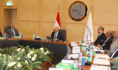 وزير النقل يترأس اجتماع الجمعية العامة للشركة القابضة لمشروعات الطرق والكباري والنقل البري
