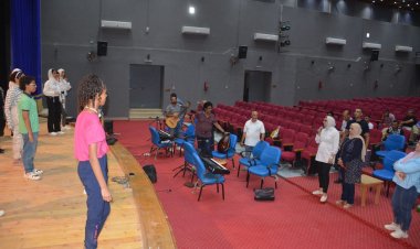 نائب محافظ الوادي الجديد تتابع بروفات مشروع «ابدأ حلمك»