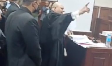 «أنا لست محاميًا لمجرم ولا شيطان».. دفاع المتهم الأول بقتل طبيب الساحل:  كلي يقين من براءة المتهم | فيديو