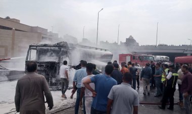 10 سيارات مطافي تكافح حريق بسيارة وقود في شبرا الخيمة (صور)