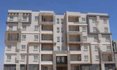 الإسكان: بحث إعادة تخطيط محاور الخدمات ومستويات الإسكان بالعاشر من رمضان