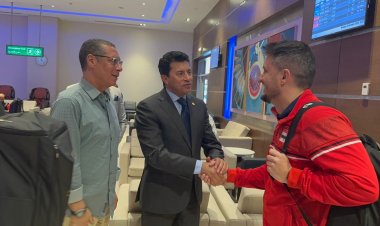 وزير الشباب والرياضة يستقبل بعثة المنتخب المصري للطائرة بعد تأهله لأوليمبياد باريس