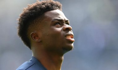 ساكا يغادر معسكر منتخب إنجلترا مصابا