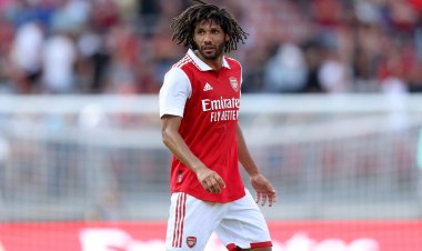 مشجعو آرسنال اليهود يهاجمون النني لتضامنه مع فلسطين.. وأرسنال يحذره