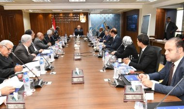 وزبر الإسكان يترأس اجتماع مجلس إدارة جهاز تنظيم مياه الشرب والصرف الصحى وحماية المستهلك