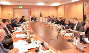 وزير السياحة والآثار يترأس الاجتماع الأول للجنة الخاصة بمناقشة الاستراتيجية العامة لتنشيط وتحفيز السياحة في مصر