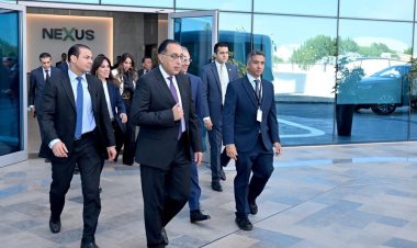 مدبولي يزور عددًا من الشركات العالمية في مجال صناعة التعهيد بالقرية الذكية