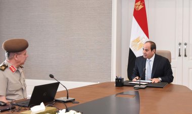 الرئيس السيسي يجتمع برئيس الهيئة الهندسية لمتابعة تنفيذ المشروعات القومية