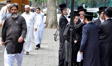 مسلموا ويهود أمريكا يقدمون العزاء لأنفسهم مع احتدام الحرب بين حماس وإسرائيل