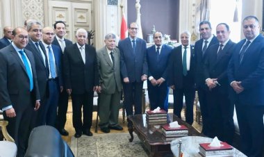المستشار حافظ عباس يزور رئيس محكمة النقض لتهنئته على منصبه الجديد 