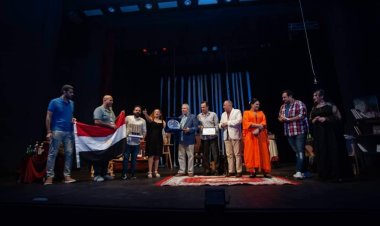 عرض «اعترافات زوجية» وسط حضور جماهيري كبير بالجزائر