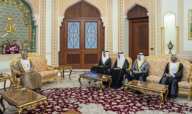 سلطان عمان يستقبل عبدالله بن زايد والوزراء المشاركين في الاجتماع الاستثنائي الخليجي