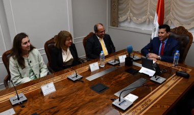 وزير الرياضة ورئيس الجامعة البريطانية يشهدان توقيع بروتوكول تعاون لتعزيز التعاون المشترك