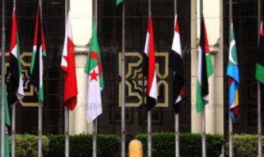 الجامعة العربية تنكس الأعلام لمدة ثلاثة أيام حدادا على أرواح شهداء قصف مسشفى المعمدانى