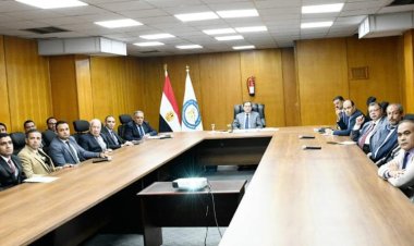 وزير البترول يُكرم الجيولوجيين الذين اجتازوا برامج التدريب