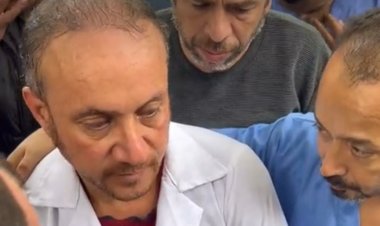 هولوكوست غزة| طبيب يتفاجئ  باستشهاد زوجته وأطفاله الأربعة