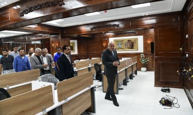 محافظ قنا يتفقد مركز الشبكة الوطنية الموحدة للطوارئ والسلامة العامة