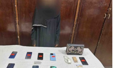 القبض على سيدتين وزوج إحداهما لاتهامهم بالنشل بالأزبكية
