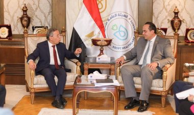 رئيس هيئة الرعاية الصحية يستقبل نقيب عام الأطباء الجديد