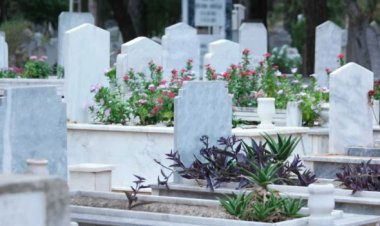 تفسير حلم دخول المقابر والخروج منها