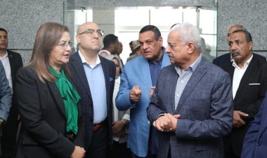 وزراء التنمية المحلية والتخطيط والإسكان ومحافظ السويس يتفقدون المركز التكنولوجي بالديوان العام