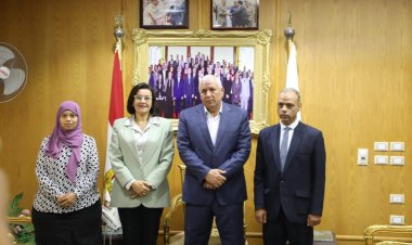 محافظ الوادي الجديد يبحث دعم ذوي الاحتياجات البصرية بالتعاون مع مؤسسة «بصيرة»