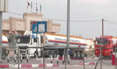 شاحنات وقود تدخل إلى غزة لضمان استمرارية عمل المستشفيات