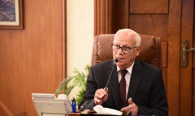 محافظ بورسعيد يستعرض مستجدات العمل في تطوير شمال سهل الحسينية