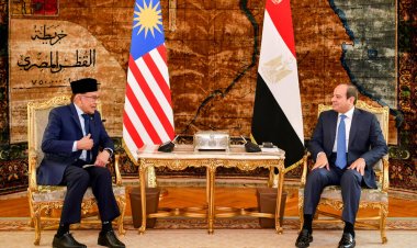 عاجل| الرئيس السيسي يستقبل رئيس وزراء ماليزيا بقصر الاتحادية