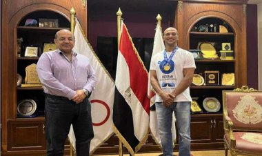 اللجنة الأوليمبية تكرم كرم جبر بعد ذهبية بطولة العالم للمصارعة