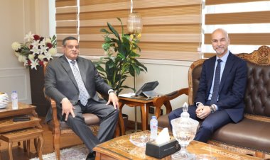 وزير التنمية المحلية يبحث مع قنصل عام فرنسا بالإسكندرية مجالات التعاون المشترك بين الجانبين