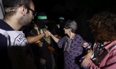 الديلي ميل تزعم: الأسيرة الإسرائيلية المُسنة تتعرض للضرب على يد كتائب القسام