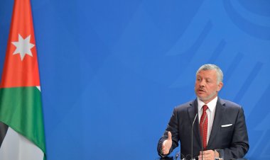 الملك يستمع إلى ردي مجلسي الأعيان والنواب على خطاب العرش