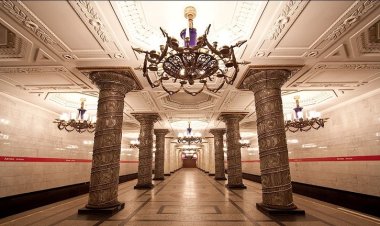 إيلون ماسك يشيد في تغريدة بمحطة مترو "أفتوفو"