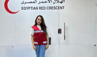 أسما إبراهيم تتطوع في الهلال الأحمر دعمًا لأهالي غزة