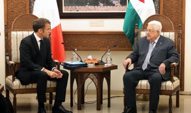 الرئيس الفلسطيني لدى استقباله ماكرون: نطالب بوقف فوري للعدوان على شعبنا